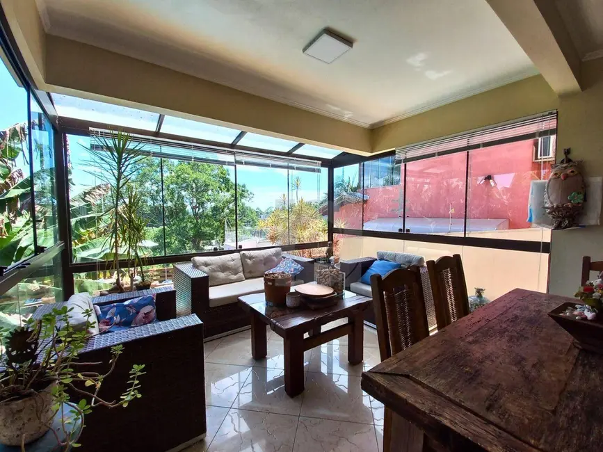 Casa com 4 quartos à venda e para alugar, 774m2 em Santo André, Sao Leopoldo - RS - imagem 9 Foto 9 de Casa com 4 quartos à venda e para alugar, 774m2 em Santo André, Sao Leopoldo - RS