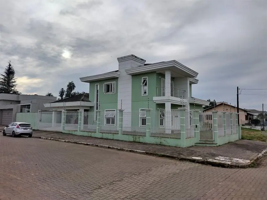 Foto 2 de Sobrado com 4 quartos à venda, 340m2 em Bela Vista, Estancia Velha - RS