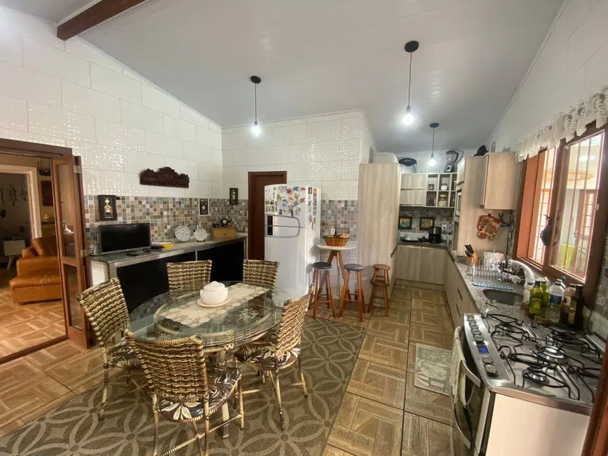 Casa com 3 quartos à venda, 360m2 em Portao - RS - imagem 7 Foto 7 de Casa com 3 quartos à venda, 360m2 em Portao - RS