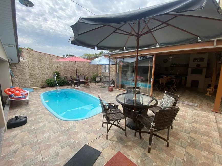 Casa com 3 quartos à venda, 360m2 em Portao - RS - imagem 3 Foto 3 de Casa com 3 quartos à venda, 360m2 em Portao - RS