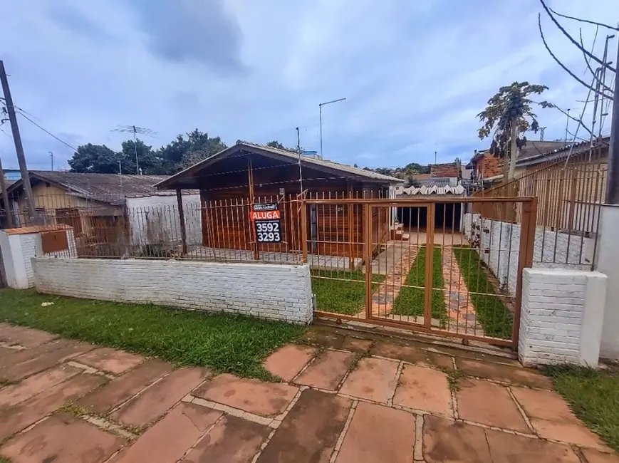 Foto 2 de Casa com 2 quartos para alugar, 300m2 em Padre Reus, Sao Leopoldo - RS