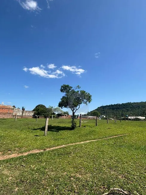 Foto 1 de Terreno / Lote à venda, 754m2 em Capela De Santana - RS