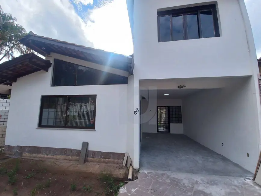 Foto 1 de Casa com 4 quartos para alugar, 300m2 em Pinheiro, Sao Leopoldo - RS