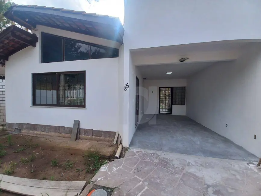 Foto 2 de Casa com 4 quartos para alugar, 300m2 em Pinheiro, Sao Leopoldo - RS