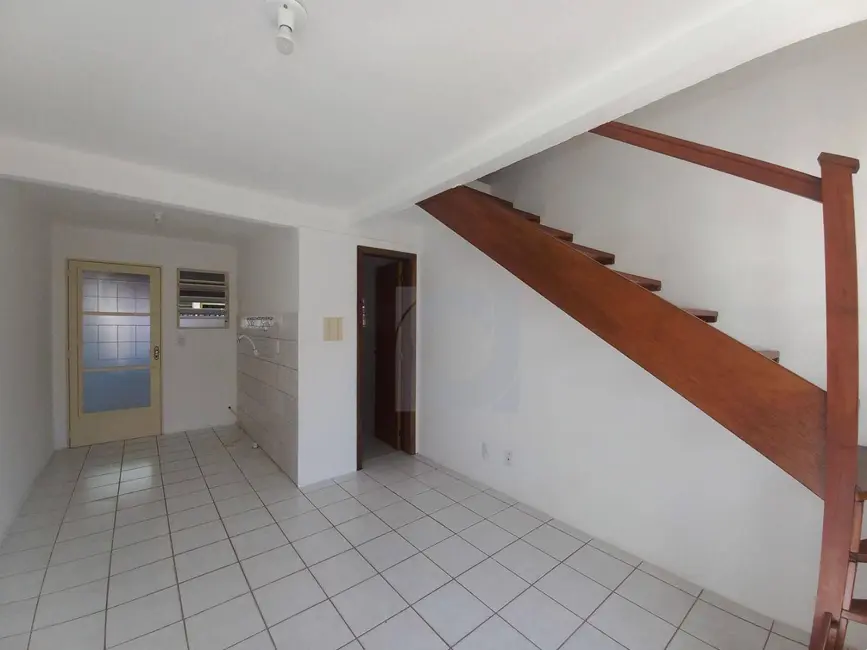 Foto 3 de Casa de Condomínio com 2 quartos à venda e para alugar, 45m2 em Vicentina, Sao Leopoldo - RS