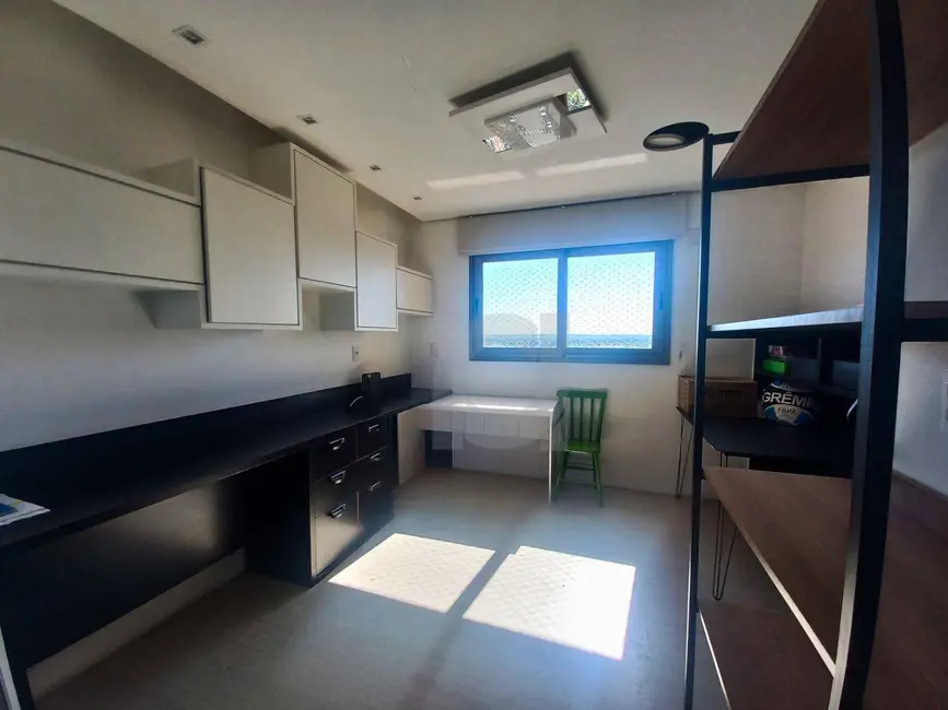 Apartamento com 3 quartos para alugar, 367m2 em Centro, Sao Leopoldo - RS - imagem 6 Foto 6 de Apartamento com 3 quartos para alugar, 367m2 em Centro, Sao Leopoldo - RS