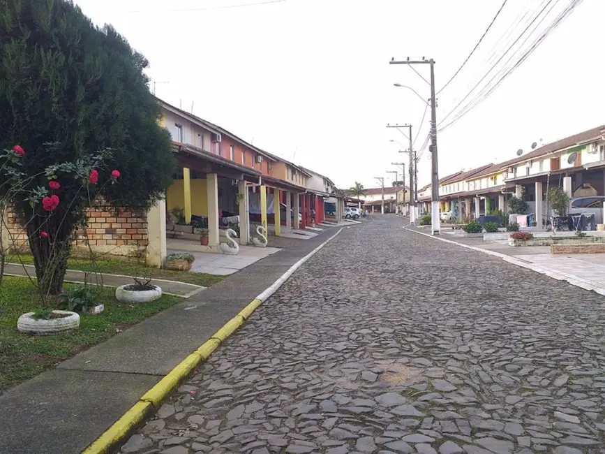 Foto 1 de Sobrado com 2 quartos à venda, 60m2 em Centro, Portao - RS
