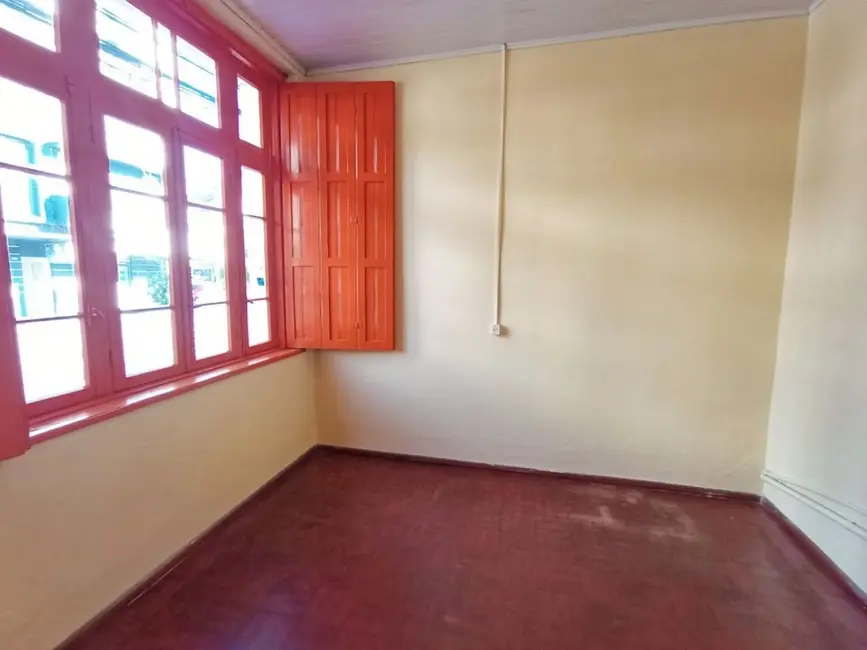 Casa para alugar, 150m2 em Centro, Sao Leopoldo - RS - imagem 3 Foto 3 de Casa para alugar, 150m2 em Centro, Sao Leopoldo - RS