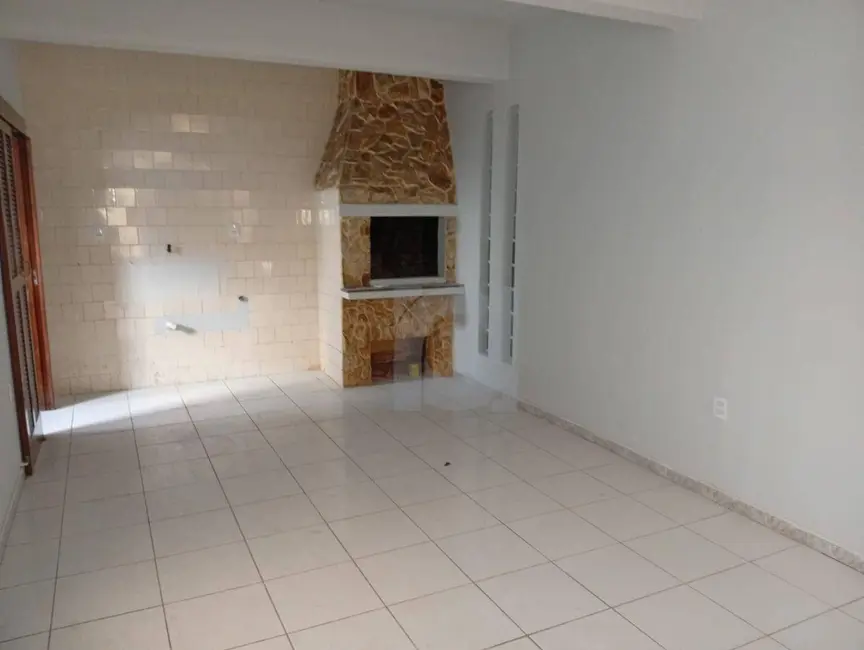 Casa com 3 quartos à venda e para alugar, 336m2 em Centro, Sao Leopoldo - RS - imagem 8 Foto 8 de Casa com 3 quartos à venda e para alugar, 336m2 em Centro, Sao Leopoldo - RS