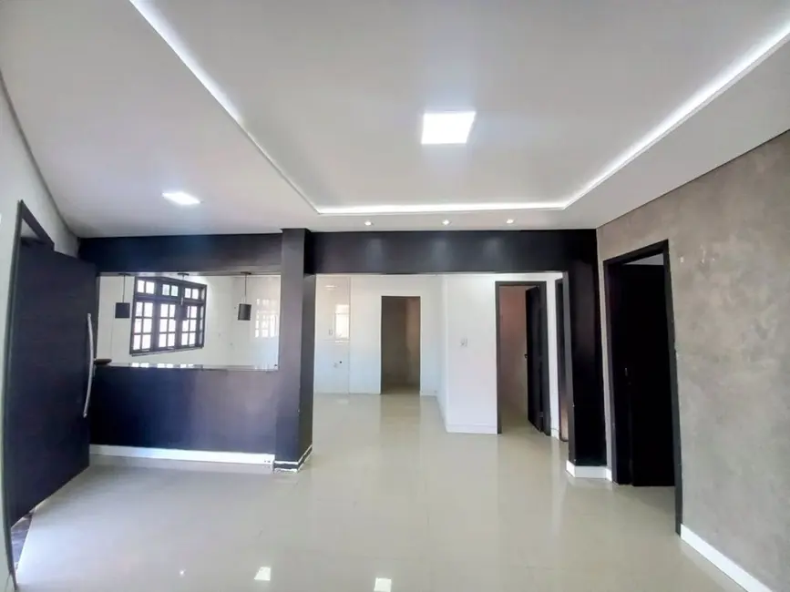 Foto 4 de Casa com 2 quartos para alugar, 450m2 em Feitoria, Sao Leopoldo - RS