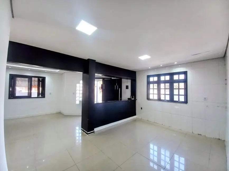 Foto 6 de Casa com 2 quartos para alugar, 450m2 em Feitoria, Sao Leopoldo - RS