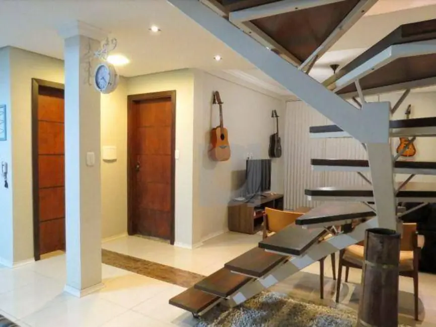 Casa com 3 quartos à venda, 360m2 em Centro, Portao - RS - imagem 6 Foto 6 de Casa com 3 quartos à venda, 360m2 em Centro, Portao - RS