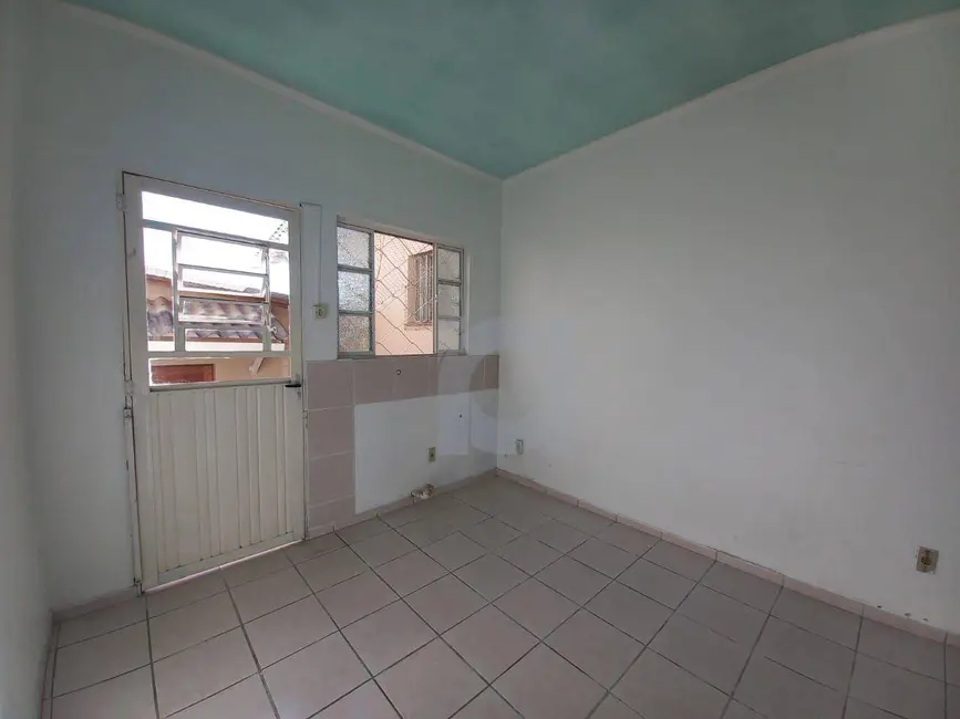 Foto 7 de Casa com 1 quarto para alugar, 50m2 em Cristo Rei, Sao Leopoldo - RS