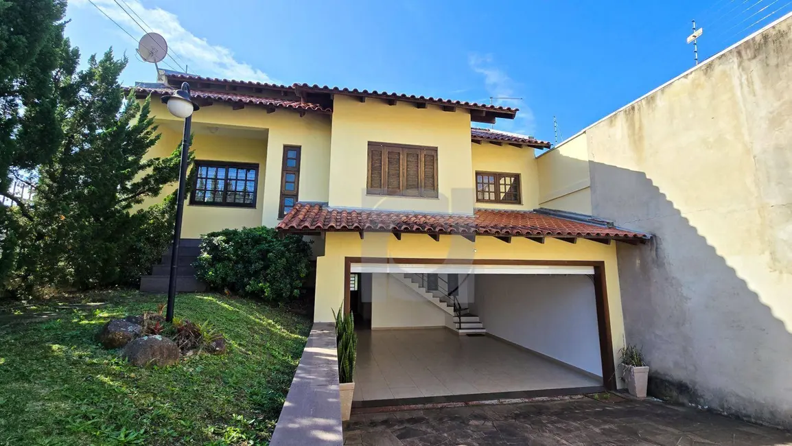 Foto 3 de Casa com 3 quartos para alugar, 416m2 em Jardim América, Sao Leopoldo - RS