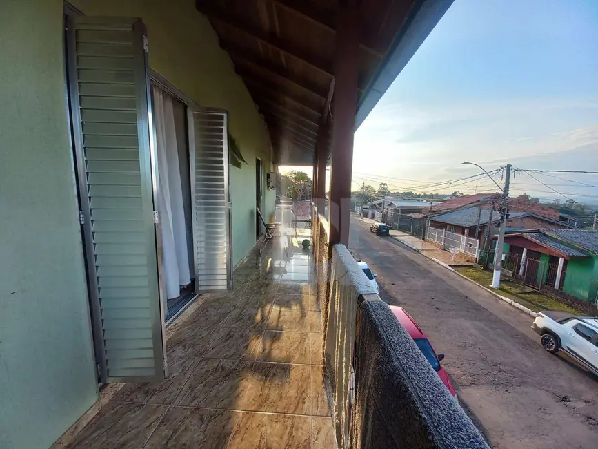 Foto 8 de Casa com 2 quartos para alugar, 110m2 em Duque de Caxias, Sao Leopoldo - RS