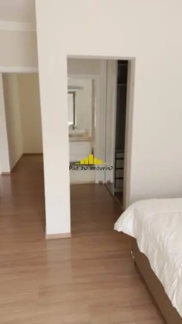 Casa de Condomínio com 3 quartos à venda, 250m2 em Chácaras Reunidas São Jorge, Sorocaba - SP - imagem 5 Foto 5 de Casa de Condomínio com 3 quartos à venda, 250m2 em Chácaras Reunidas São Jorge, Sorocaba - SP