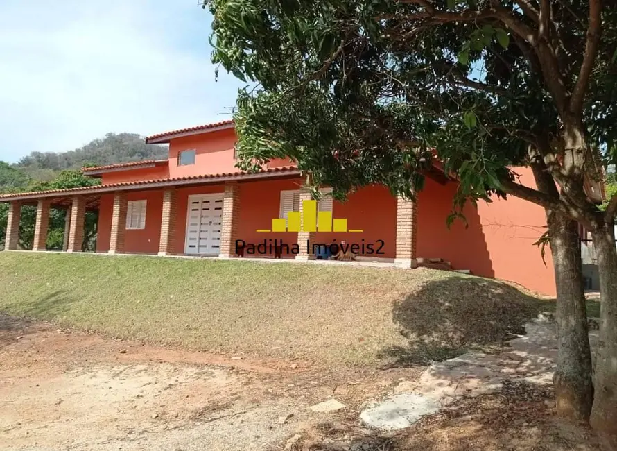 Foto 2 de Chácara com 4 quartos à venda, 1264m2 em Centro, Capela Do Alto - SP