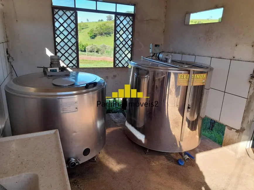 Foto 5 de Sítio / Rancho com 6 quartos à venda, 30m2 em Angatuba - SP