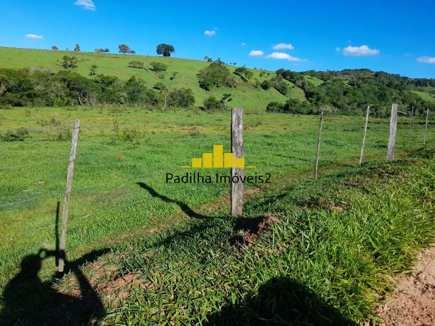 Foto 3 de Sítio / Rancho com 6 quartos à venda, 30m2 em Angatuba - SP