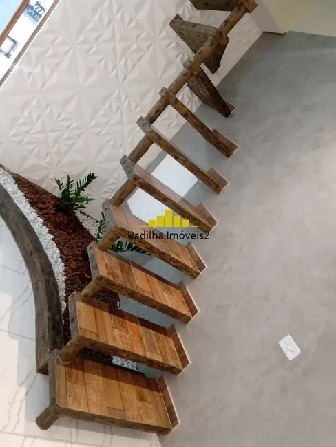 Casa com 3 quartos à venda, 130m2 em Jardim Santa Catarina, Sorocaba - SP - imagem 3 Foto 3 de Casa com 3 quartos à venda, 130m2 em Jardim Santa Catarina, Sorocaba - SP