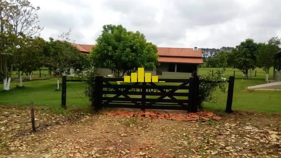 Foto 2 de Chácara com 3 quartos à venda em Centro, Capela Do Alto - SP