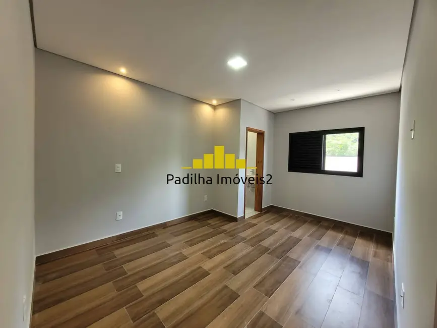 Casa de Condomínio com 3 quartos à venda, 250m2 em Sorocaba - SP - imagem 3 Foto 3 de Casa de Condomínio com 3 quartos à venda, 250m2 em Sorocaba - SP