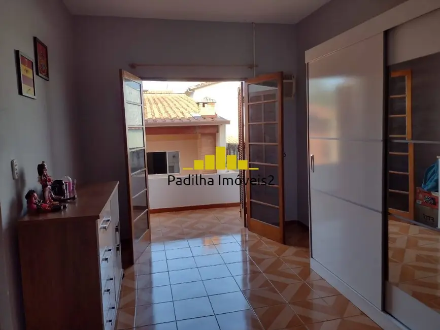 Casa com 4 quartos à venda, 250m2 em Jardim Simus, Sorocaba - SP - imagem 3 Foto 3 de Casa com 4 quartos à venda, 250m2 em Jardim Simus, Sorocaba - SP