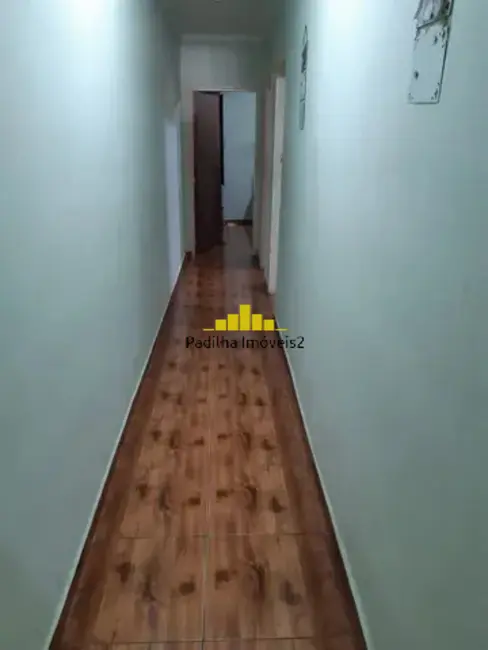 Casa com 3 quartos à venda, 180m2 em Jardim Santa Cecília, Sorocaba - SP - imagem 4 Foto 4 de Casa com 3 quartos à venda, 180m2 em Jardim Santa Cecília, Sorocaba - SP