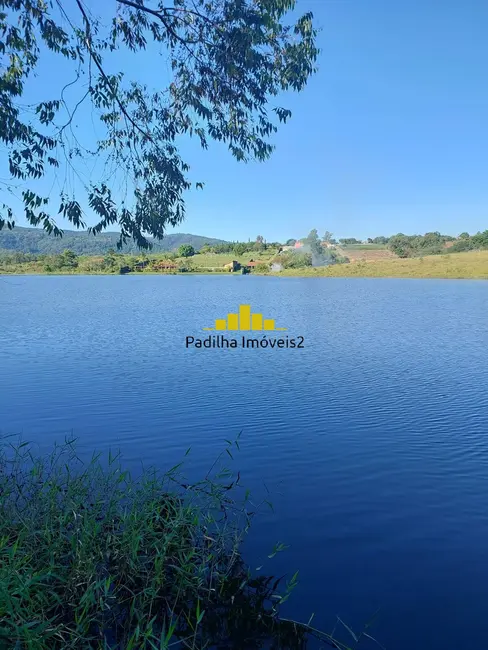 Chácara com 3 quartos à venda, 4200m2 em Iperozinho, Capela Do Alto - SP - imagem 3 Foto 3 de Chácara com 3 quartos à venda, 4200m2 em Iperozinho, Capela Do Alto - SP