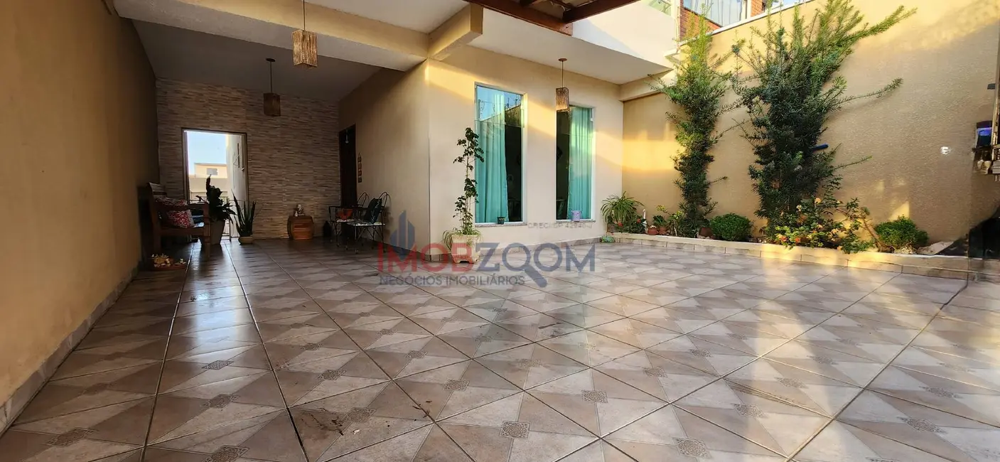 Foto 1 de Sobrado com 4 quartos à venda, 175m2 em Nova Cerejeira, Atibaia - SP