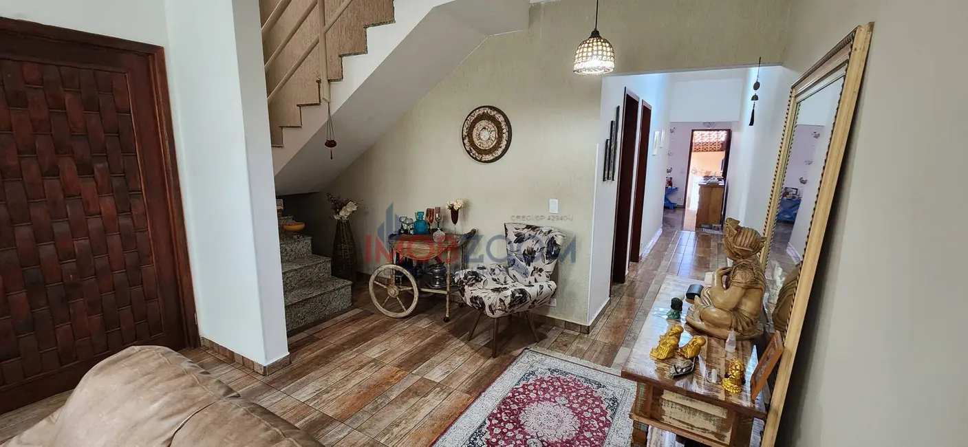 Foto 2 de Sobrado com 4 quartos à venda, 175m2 em Nova Cerejeira, Atibaia - SP