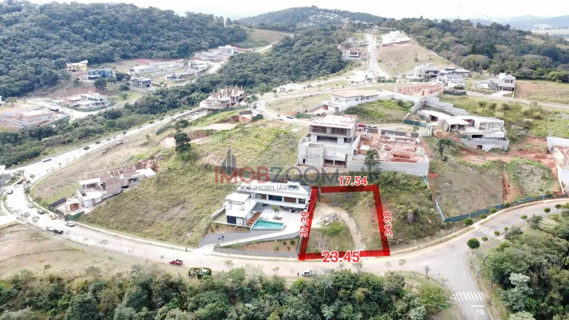 Foto 1 de Terreno / Lote à venda, 701m2 em Atibaia - SP