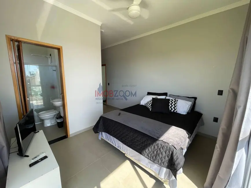 Foto 3 de Casa com 3 quartos à venda, 230m2 em Centro, Piracaia - SP