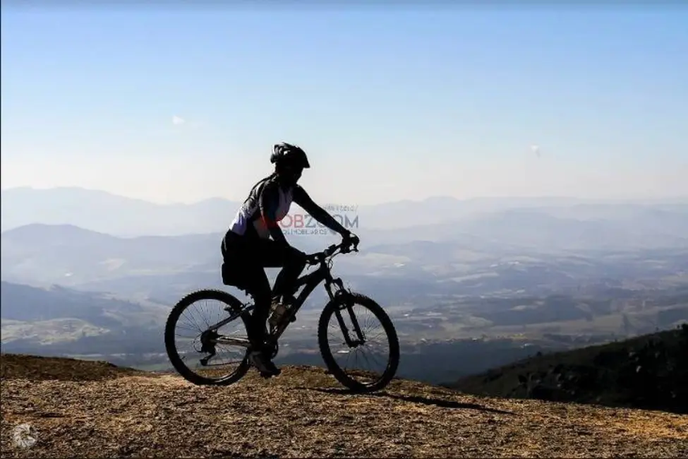 Foto 9 de Casa com 4 quartos à venda, 500m2 em Vila Petrópolis, Atibaia - SP