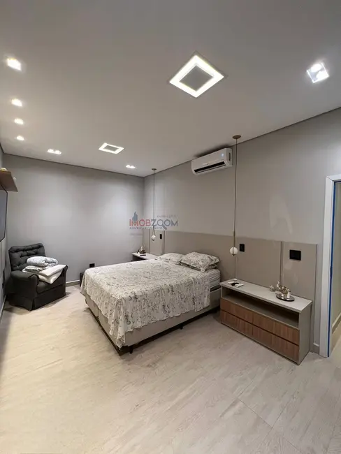 Foto 9 de Casa com 3 quartos à venda, 300m2 em Tanque, Atibaia - SP