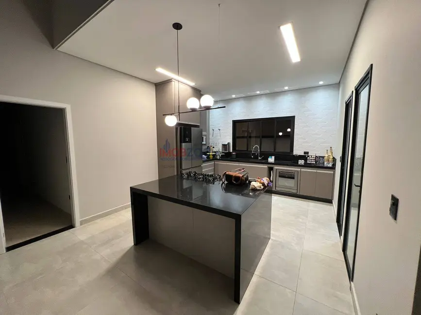 Foto 8 de Casa com 3 quartos à venda, 300m2 em Tanque, Atibaia - SP