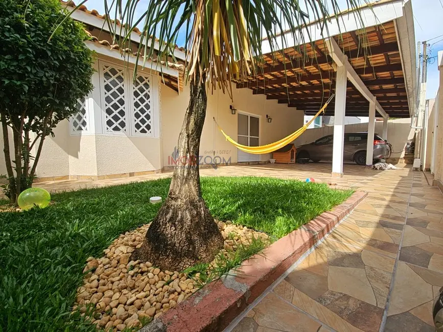 Casa com 3 quartos à venda, 199m2 em Jardim Floresta, Atibaia - SP - imagem 1 Foto 1 de Casa com 3 quartos à venda, 199m2 em Jardim Floresta, Atibaia - SP