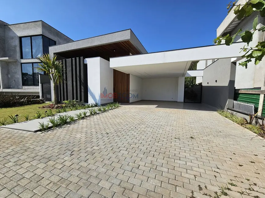 Casa com 4 quartos à venda, 312m2 em San Fernando Valley, Atibaia - SP - imagem 3 Foto 3 de Casa com 4 quartos à venda, 312m2 em San Fernando Valley, Atibaia - SP