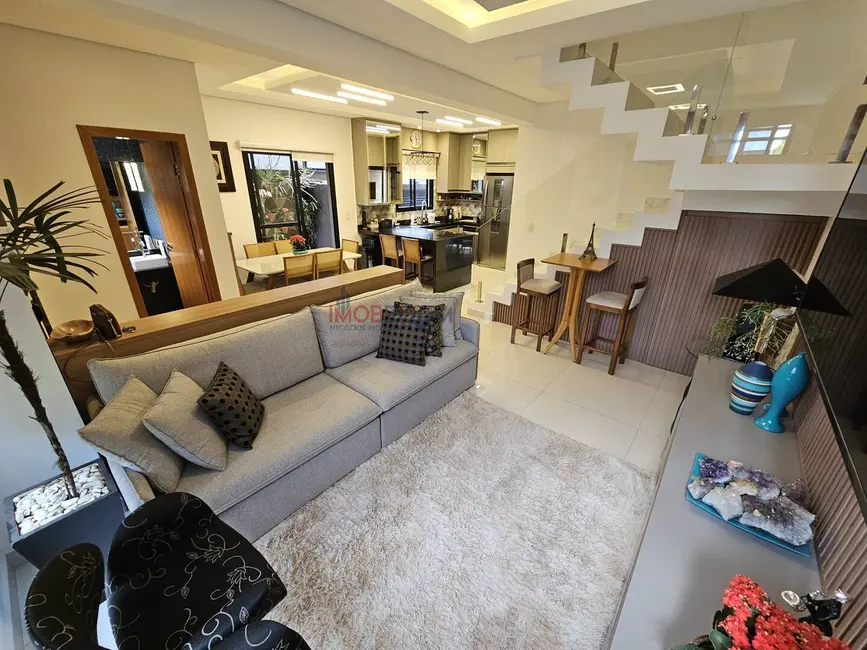 Casa com 3 quartos à venda, 251m2 em Ressaca, Atibaia - SP - imagem 4 Foto 4 de Casa com 3 quartos à venda, 251m2 em Ressaca, Atibaia - SP