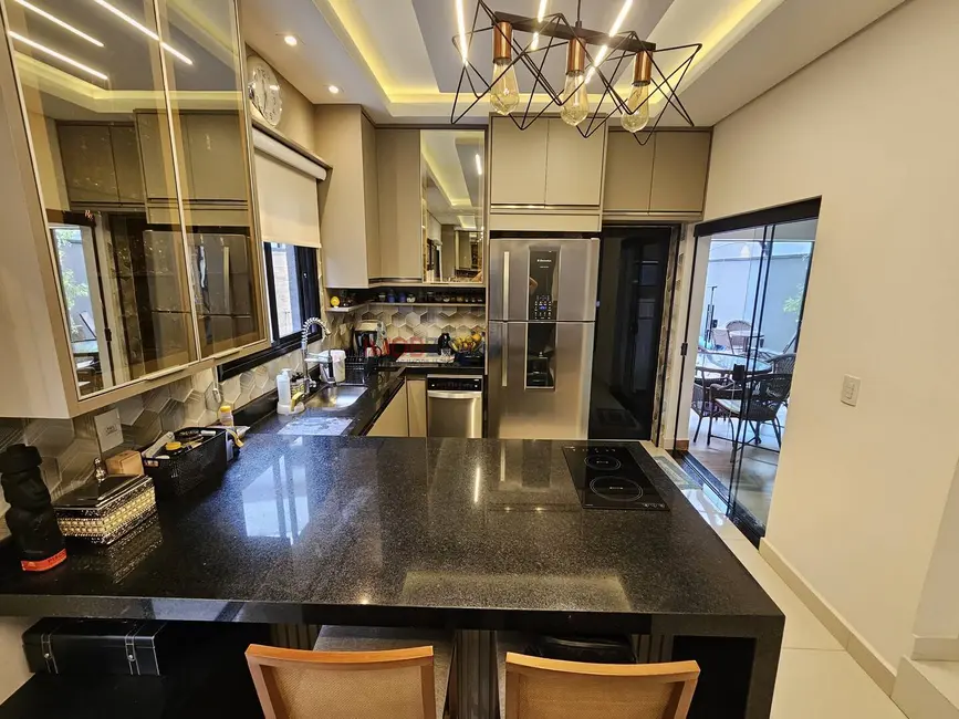 Casa com 3 quartos à venda, 251m2 em Ressaca, Atibaia - SP - imagem 8 Foto 8 de Casa com 3 quartos à venda, 251m2 em Ressaca, Atibaia - SP