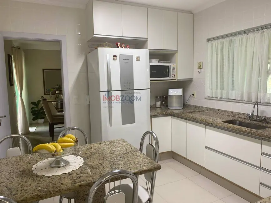Foto 6 de Casa com 3 quartos à venda, 300m2 em Jardim Maristela, Atibaia - SP