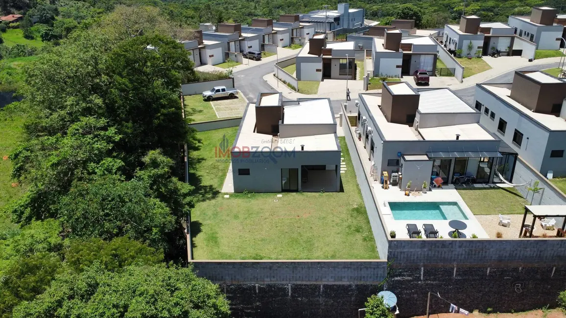 Foto 1 de Casa com 3 quartos à venda, 438m2 em Marmeleiro, Atibaia - SP