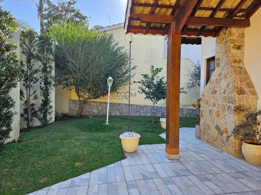 Sobrado com 3 quartos à venda, 200m2 em Recreio Maristela, Atibaia - SP - imagem 9 Foto 9 de Sobrado com 3 quartos à venda, 200m2 em Recreio Maristela, Atibaia - SP