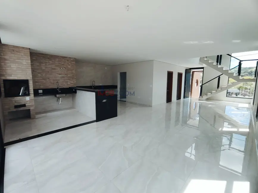 Foto 1 de Casa à venda e para alugar em Rio Abaixo, Atibaia - SP