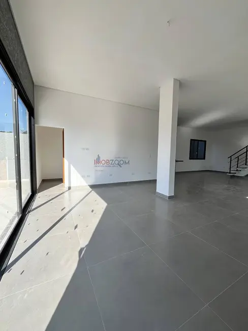 Casa com 3 quartos à venda, 250m2 em Rio Abaixo, Atibaia - SP - imagem 4 Foto 4 de Casa com 3 quartos à venda, 250m2 em Rio Abaixo, Atibaia - SP