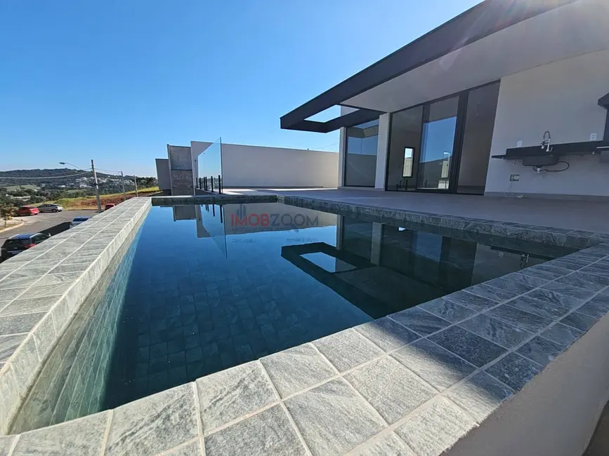 Casa de Condomínio com 3 quartos à venda, 420m2 em Atibaia - SP - imagem 1 Foto 1 de Casa de Condomínio com 3 quartos à venda, 420m2 em Atibaia - SP
