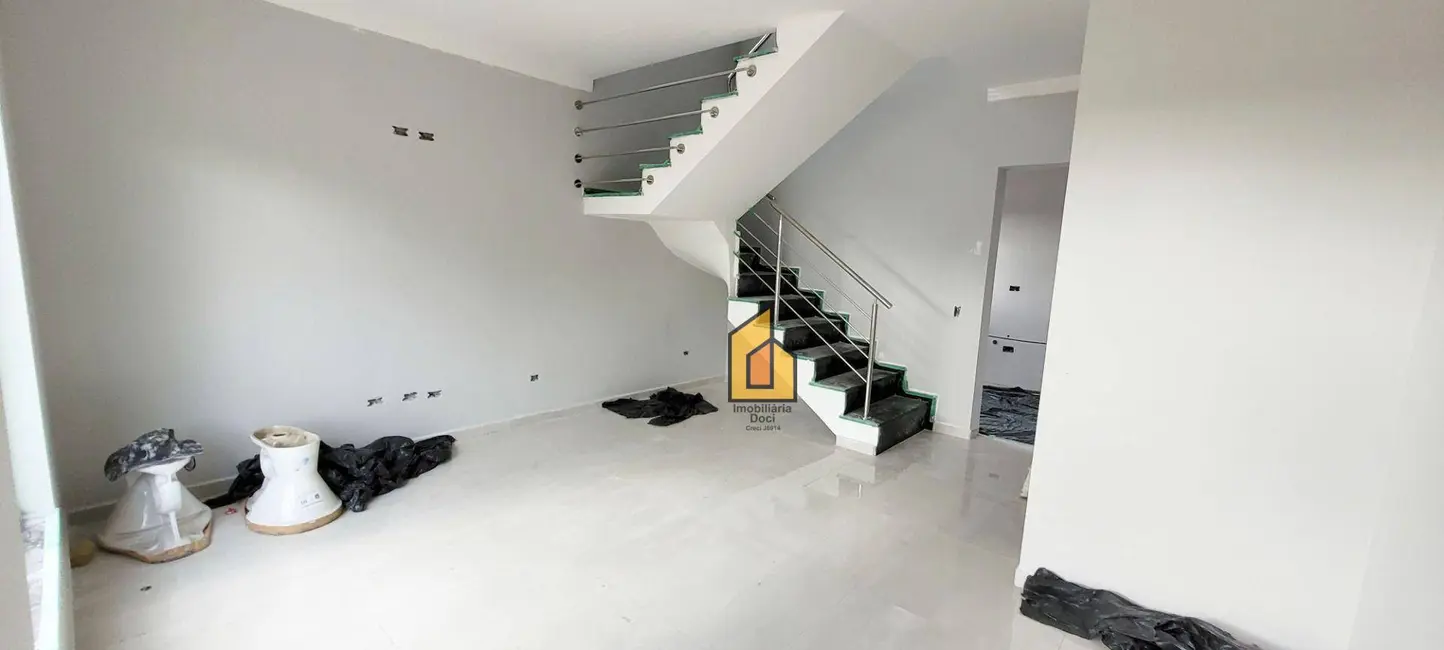 Sobrado com 3 quartos à venda, 110m2 em Campina da Barra, Araucaria - PR - imagem 7 Foto 7 de Sobrado com 3 quartos à venda, 110m2 em Campina da Barra, Araucaria - PR