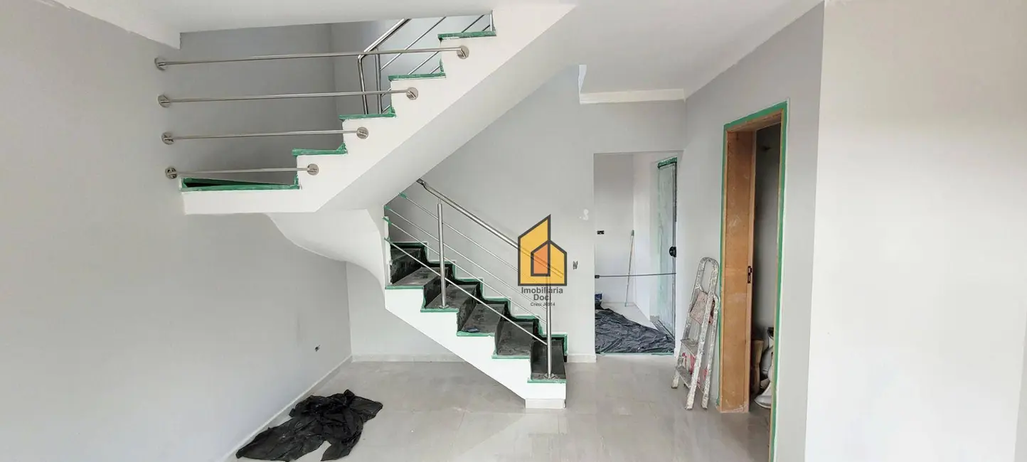 Sobrado com 3 quartos à venda, 110m2 em Campina da Barra, Araucaria - PR - imagem 8 Foto 8 de Sobrado com 3 quartos à venda, 110m2 em Campina da Barra, Araucaria - PR