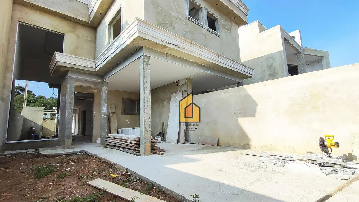 Sobrado com 3 quartos à venda, 173m2 em Iguaçu, Araucaria - PR - imagem 3 Foto 3 de Sobrado com 3 quartos à venda, 173m2 em Iguaçu, Araucaria - PR