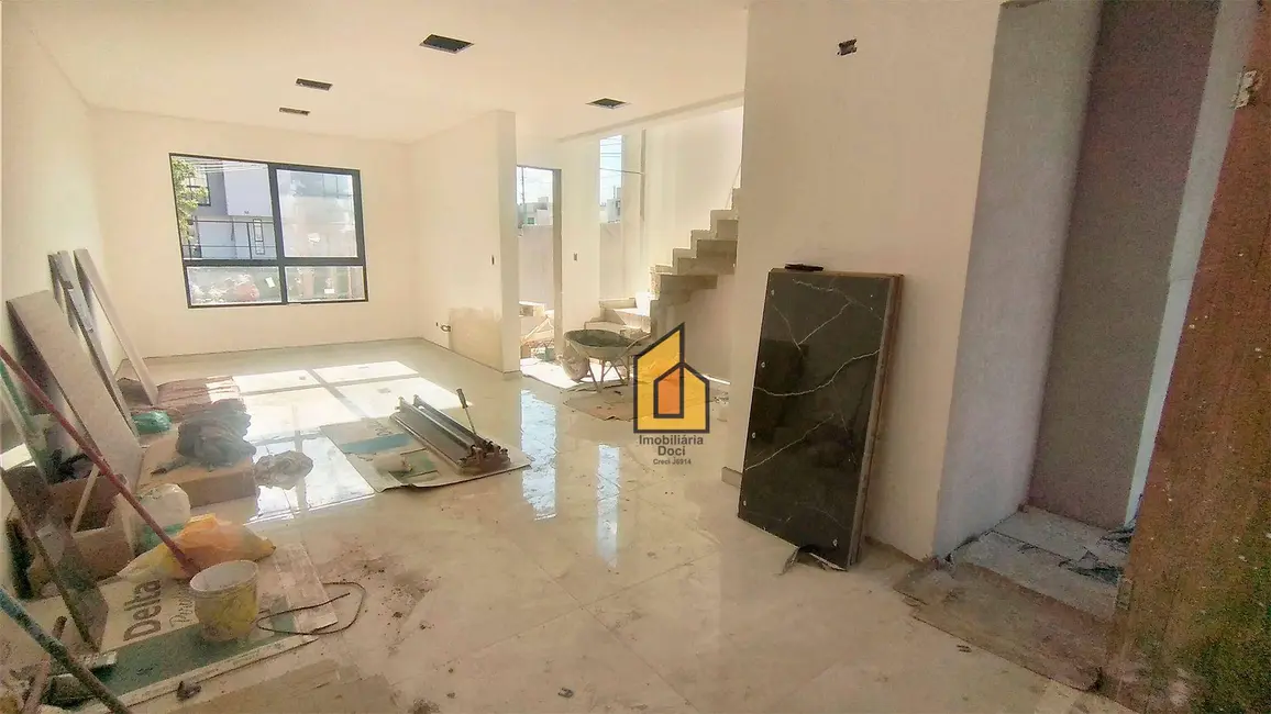 Sobrado com 3 quartos à venda, 149m2 em Costeira, Araucaria - PR - imagem 7 Foto 7 de Sobrado com 3 quartos à venda, 149m2 em Costeira, Araucaria - PR